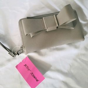 Betsey Johnson Bow/za Wallet